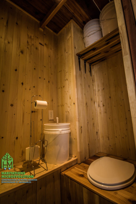 Toilette compost tiny house