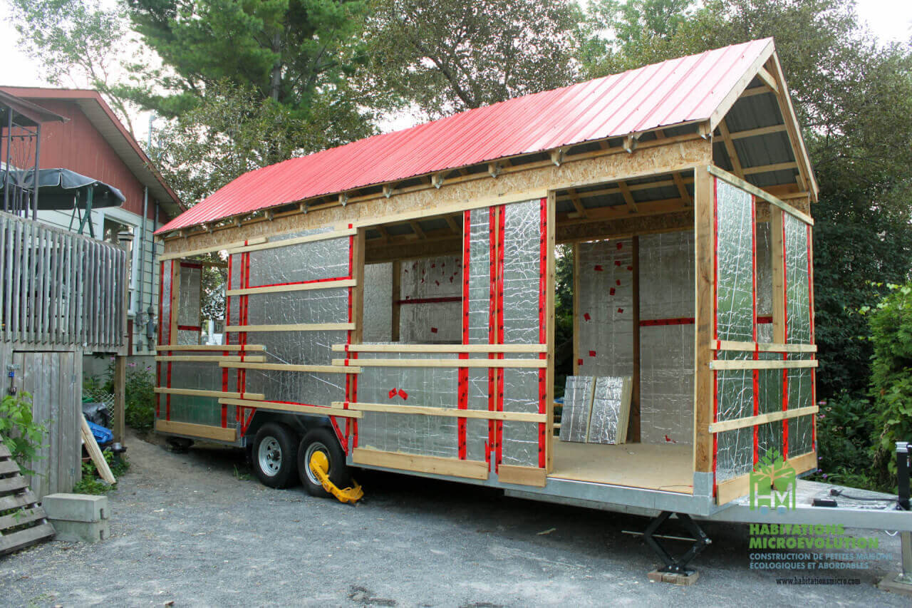 Installation de la toiture en acier