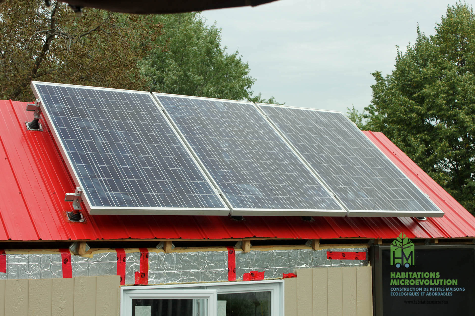 Système solaire photovoltaïque et thermique