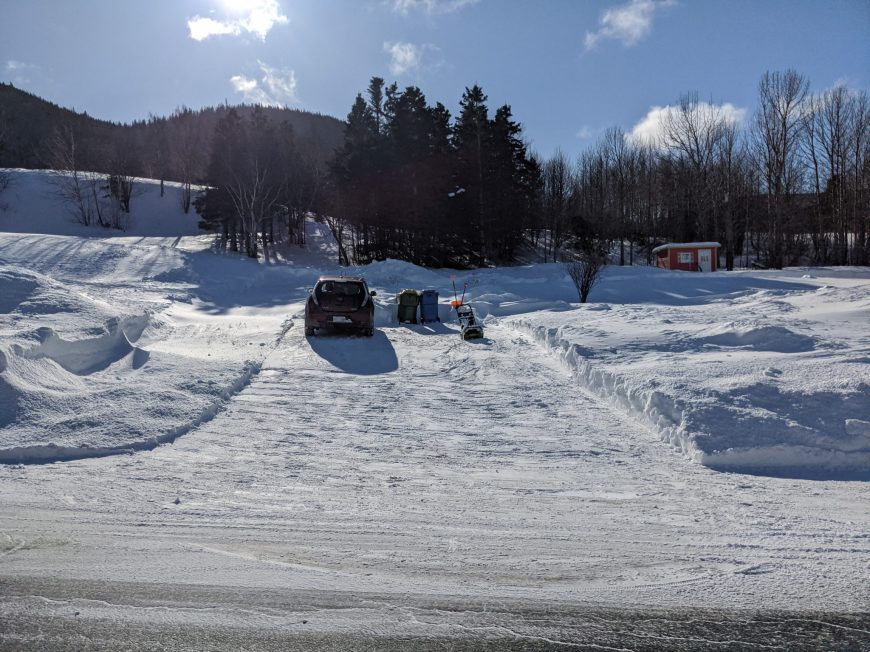 53. 2h de déneigement après une tempête