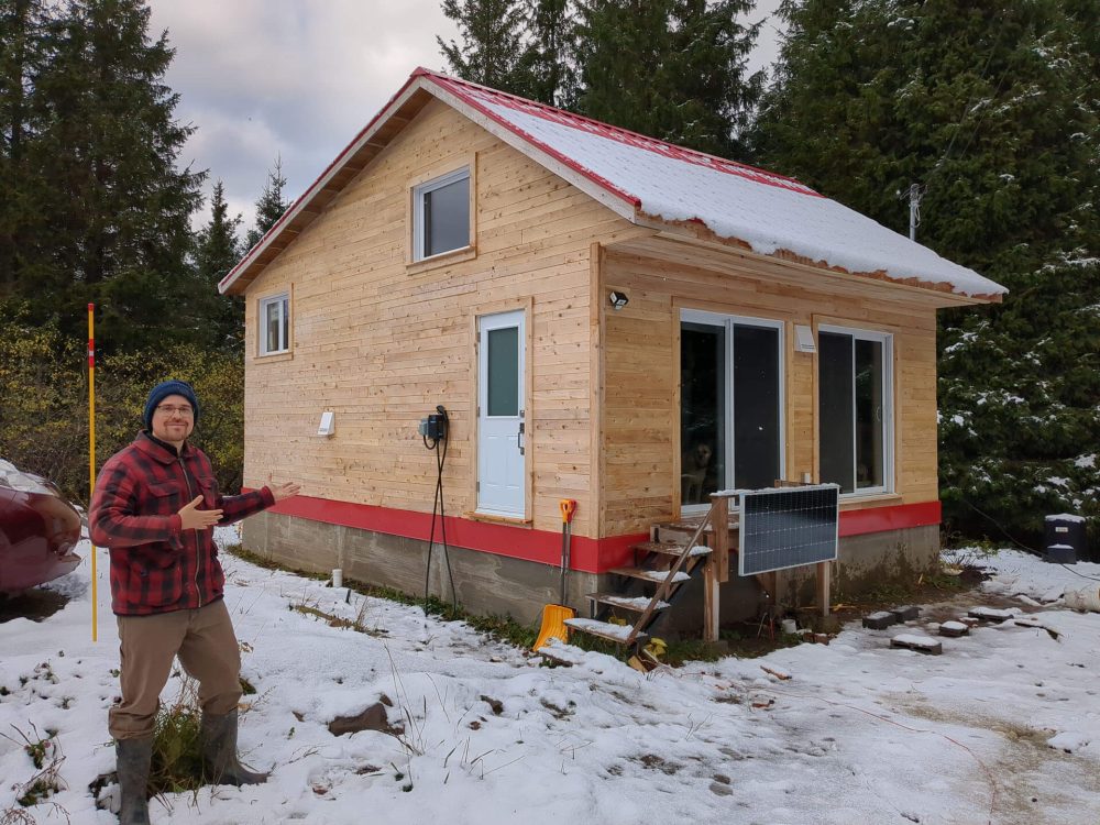 La petite maison résiliente à l'automne 2023